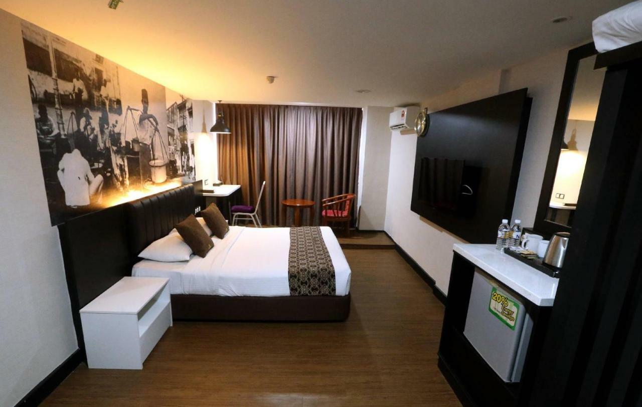 Golden Nasmir Hotel ブキッ・ムルタジャム エクステリア 写真